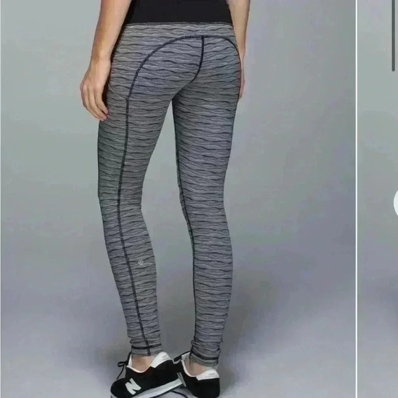 Lululemon Speed Tight II Textured Wave Black Silver size 6 - Picture 1 of 6